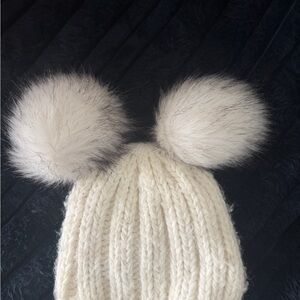 Starling Women’s Cuddly Toque White Faux Fur Pom